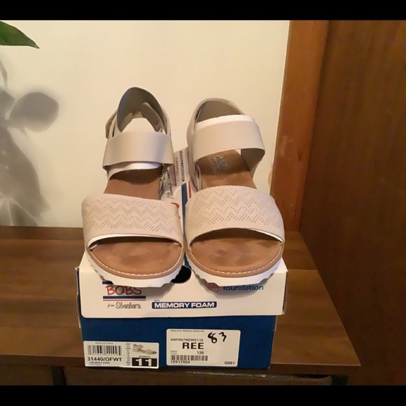 Ladies Bobs from Sketchers - Picture 2 of 8